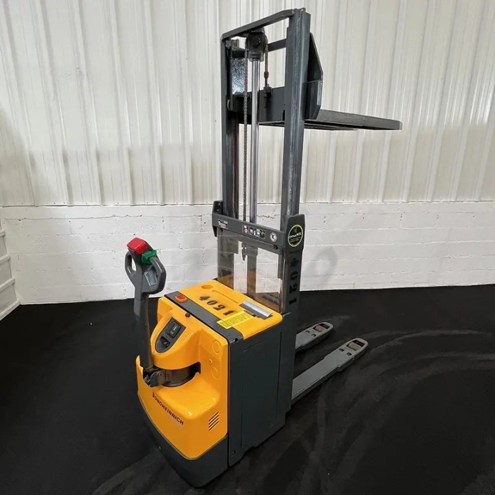 Transpalette Gerbeur électrique 2000kg duplex 1660mm à vendre chez DYNALOC