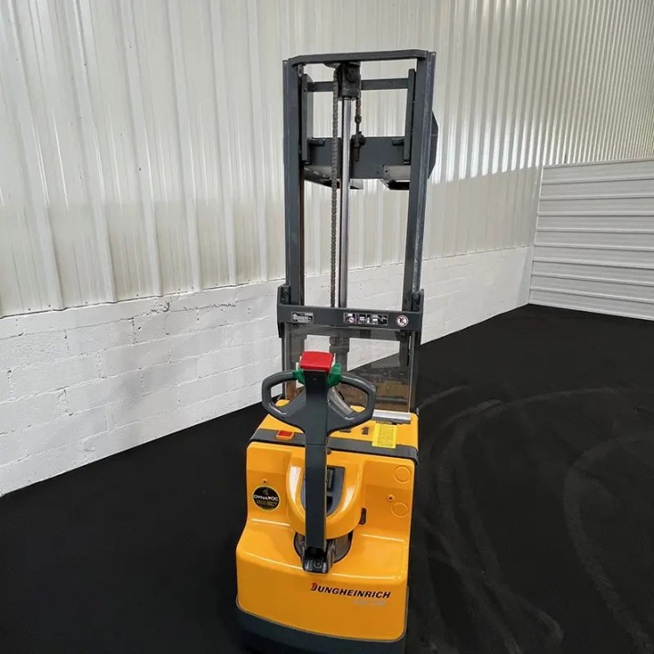 Transpalette Gerbeur électrique 2000kg duplex 1660mm à vendre chez DYNALOC