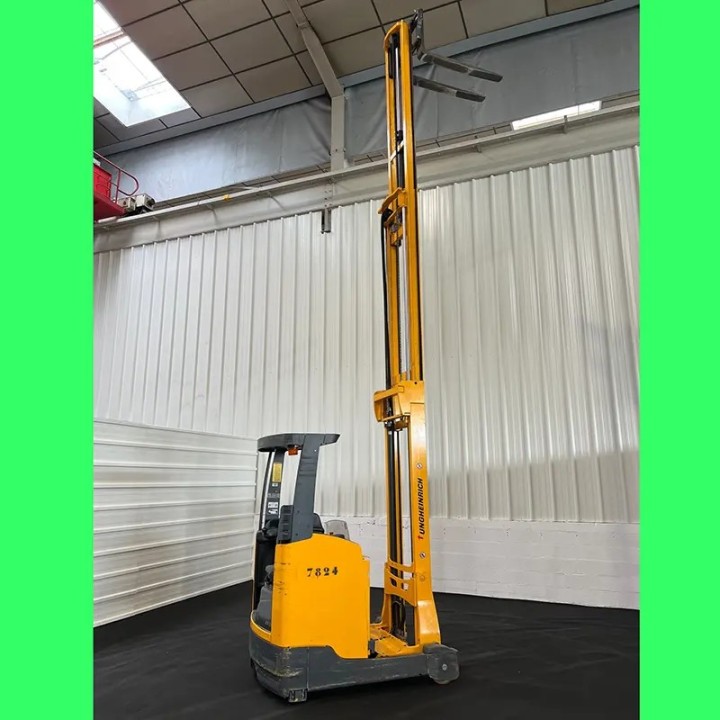 Chariot élévateur électrique rétractable 1400kg triplex 6800mm à vendre chez DYNALOC