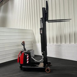 GERBEUR RETRACTABLE 1600KG TRIPLEX 4500mm